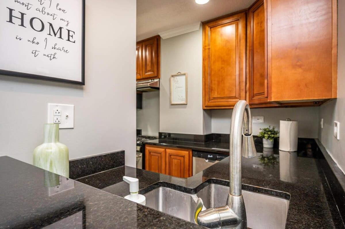 فيلا Downtown! 24H Concierge! Private Balcony! 11K أتلانتا المظهر الخارجي الصورة